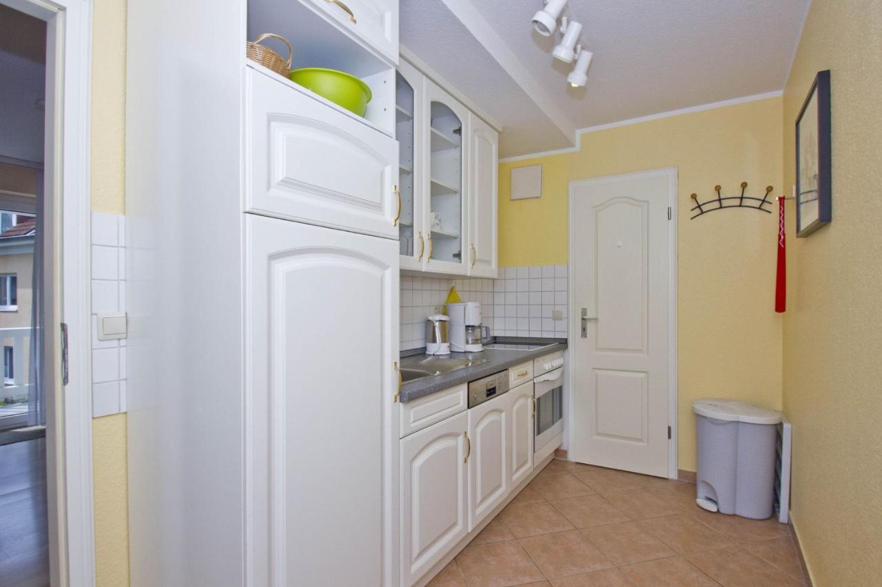 Balkon, Gratis Nutzung Vom Ahoi Erlebnisbad Und Sauna In Sellin - Appartemenmt Nordwind バーベ エクステリア 写真