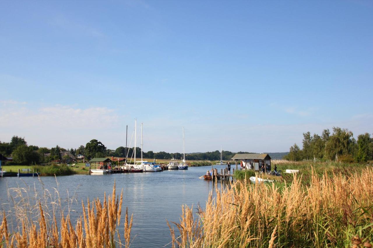 Balkon, Gratis Nutzung Vom Ahoi Erlebnisbad Und Sauna In Sellin - Appartemenmt Nordwind バーベ エクステリア 写真
